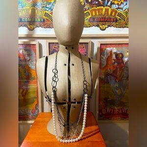 Multi layer chain and pearl necklace